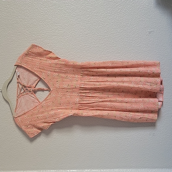 Stitch and Pine Peach Floral Dress - Picture 2 of 5